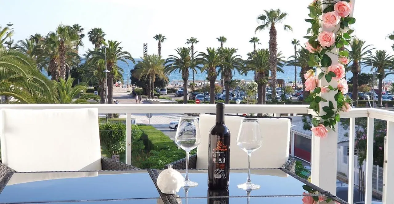 Encantadora vivienda en el paseo marítimo de Salou Apartamento