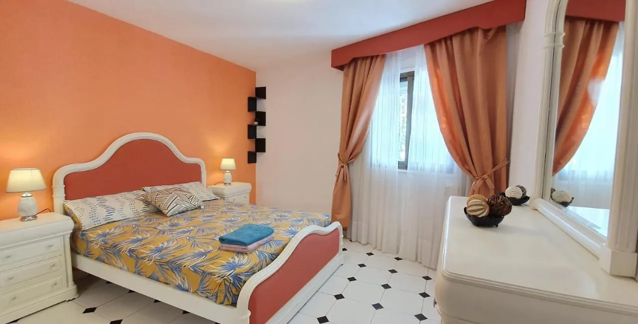 Encantadora vivienda en el paseo marítimo de Salou 0*,  España